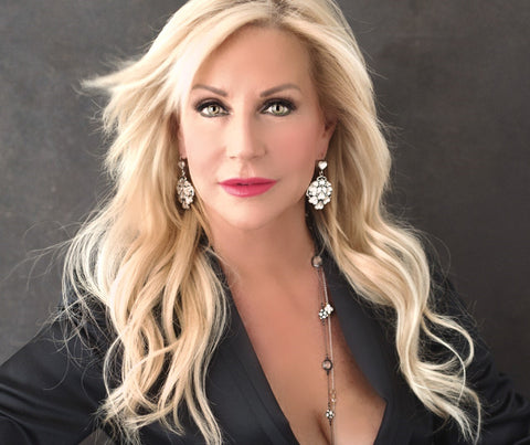 MEET PUBLISHED AUTHOR AND COMMERCIAL REAL ESTATE AGENT KIM SIMONS